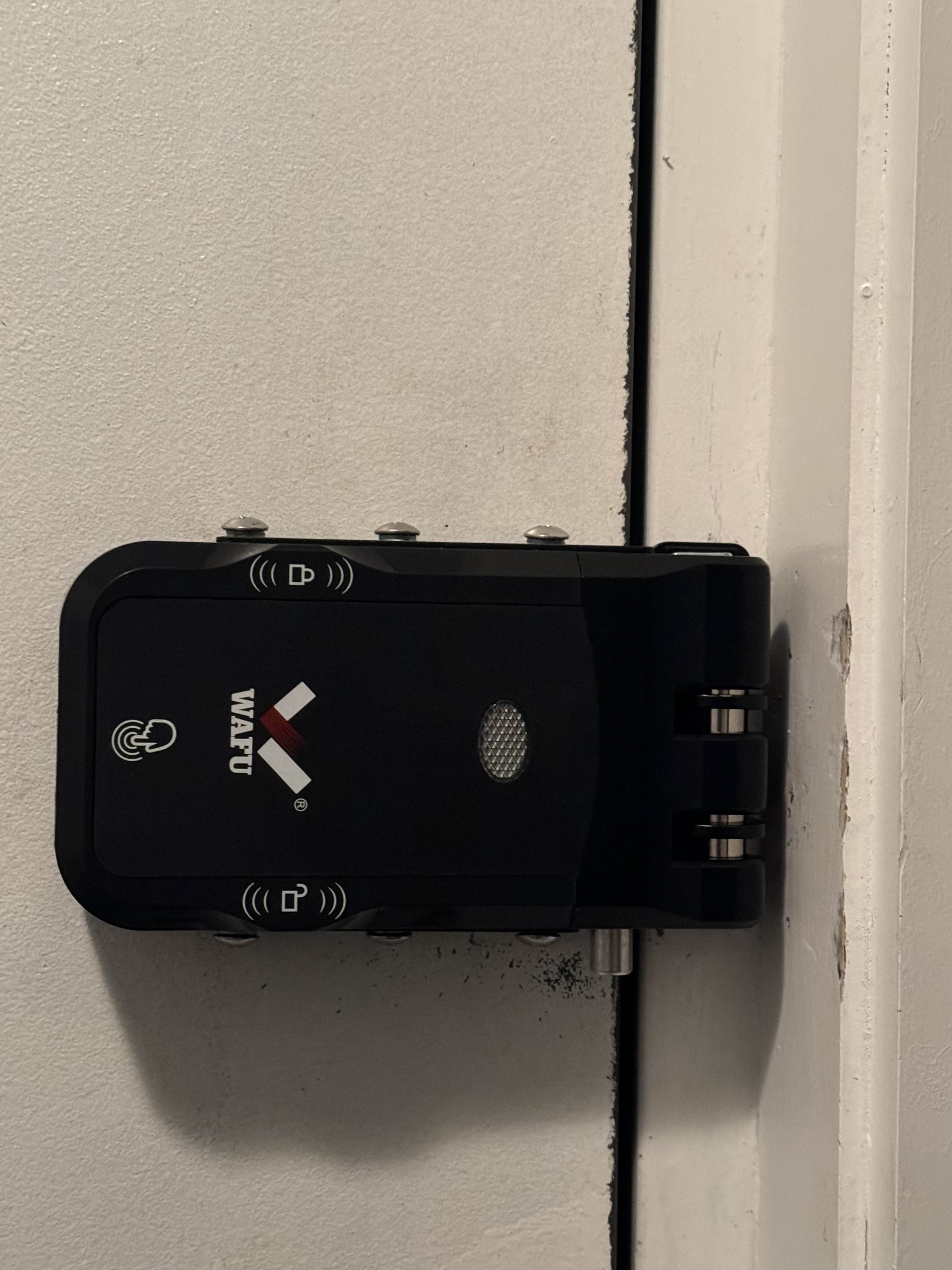 Фото клиента: WAFU smart lock installed on interior door