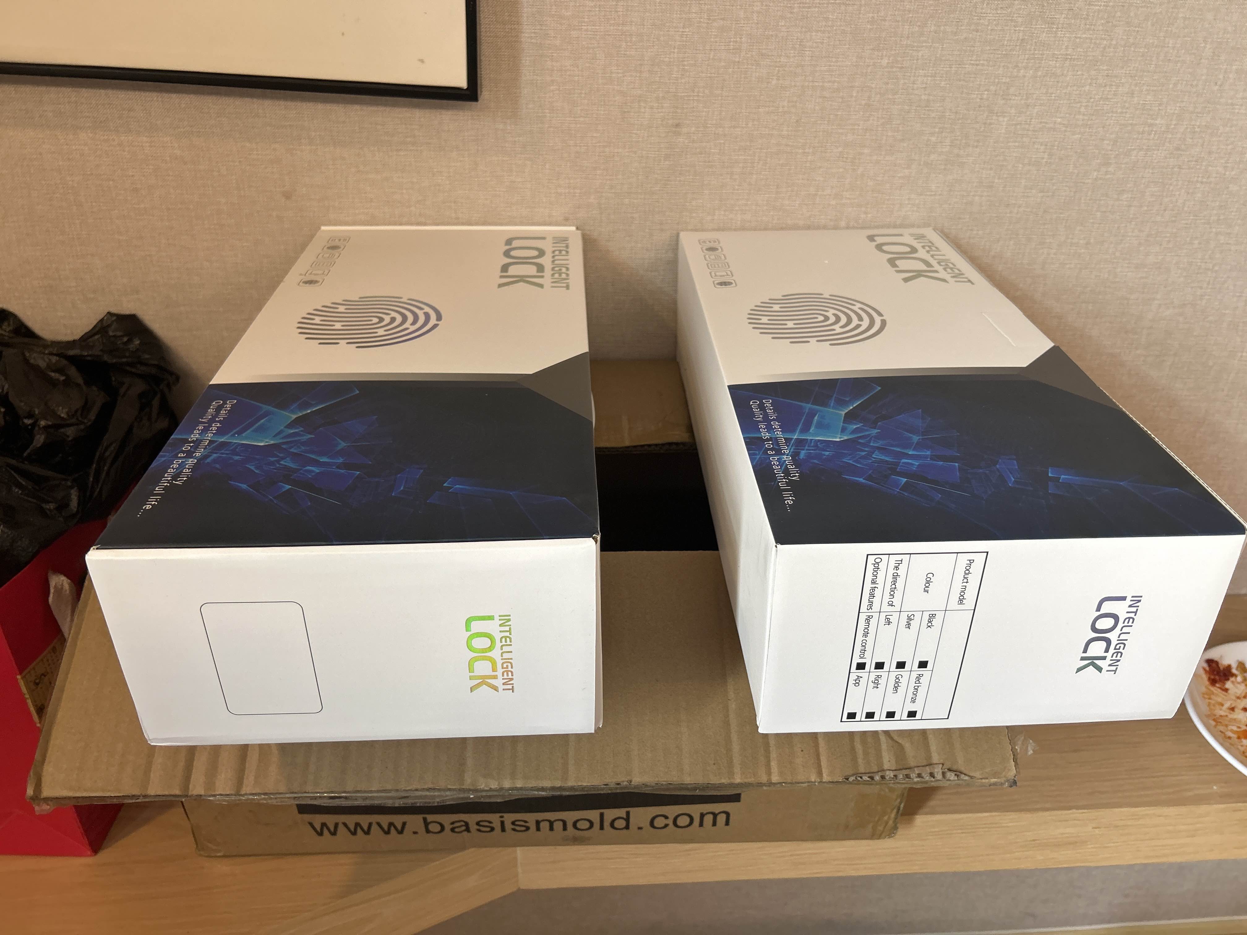 Фото клиента: two WAFU smart lock boxes received in shipment